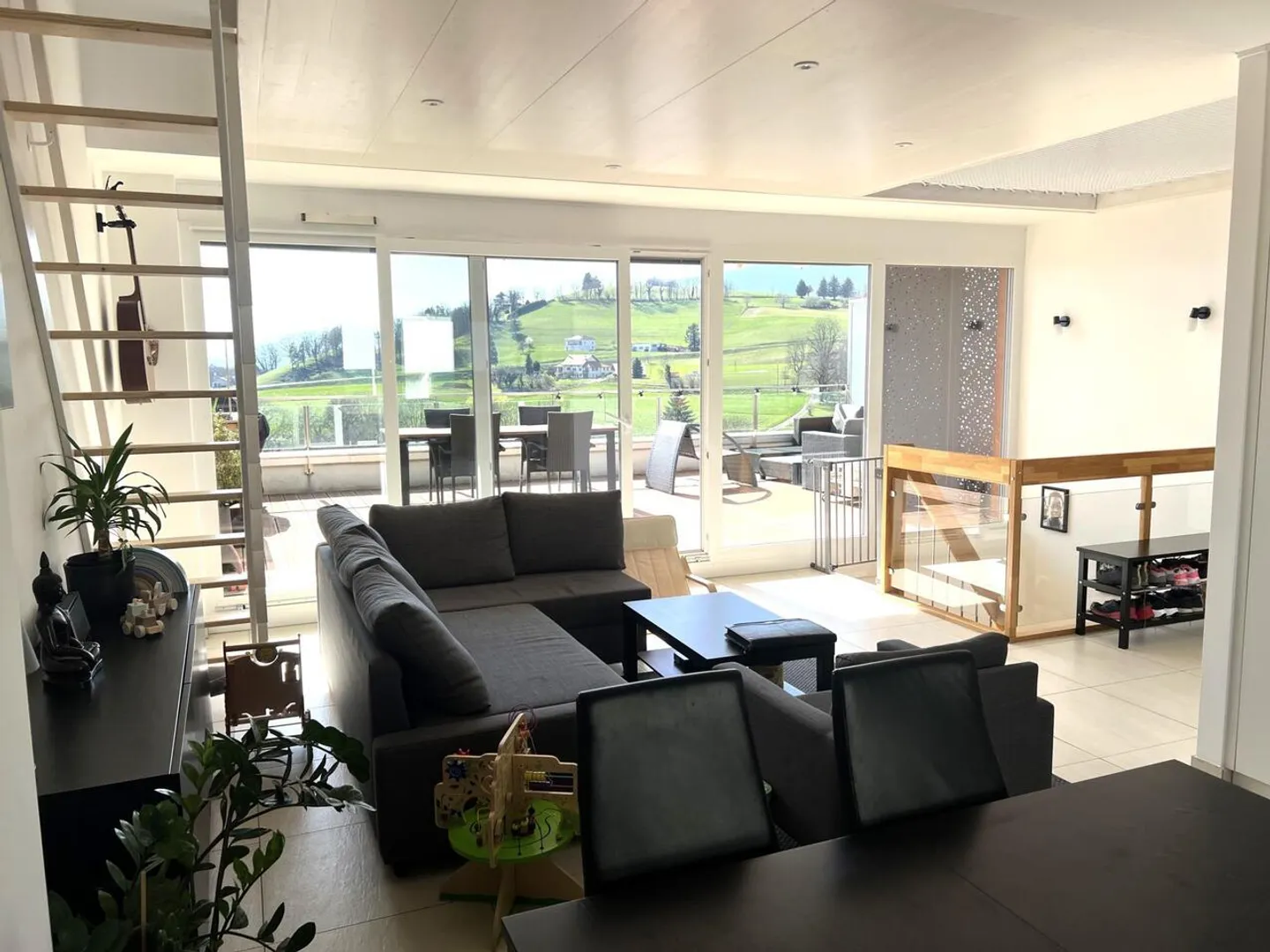 La Cézille, nelle alture di Begnins - Bellissimo appartamento duplex con vista sul lago e sulla valle - Foto 5 di 14