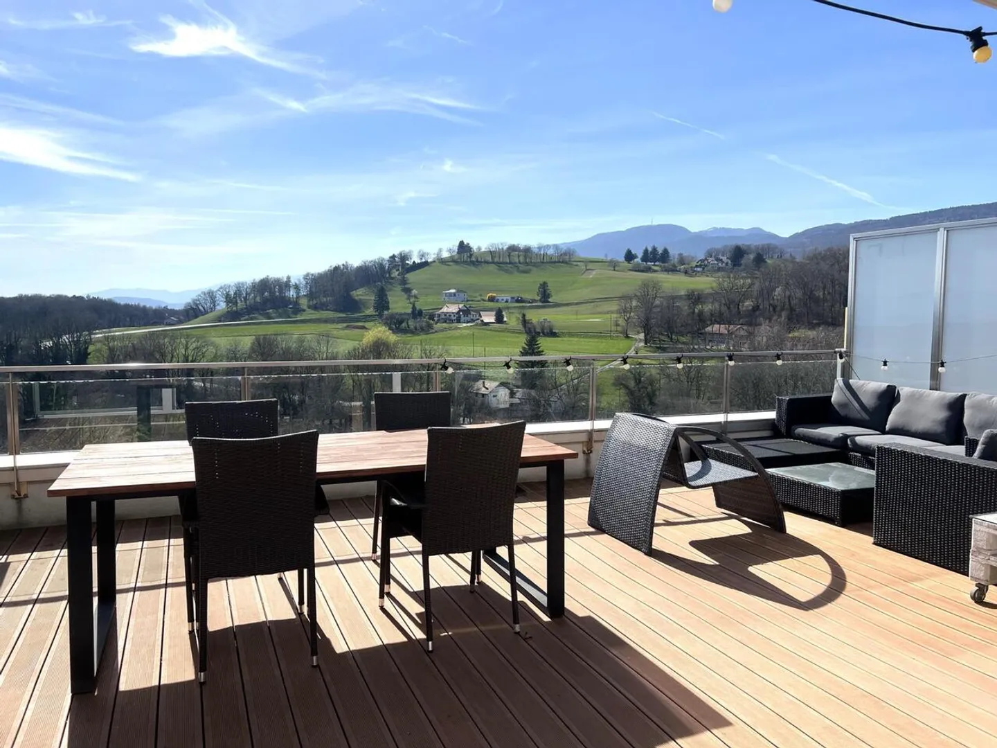 La Cézille, nelle alture di Begnins - Bellissimo appartamento duplex con vista sul lago e sulla valle - Foto 1 di 14