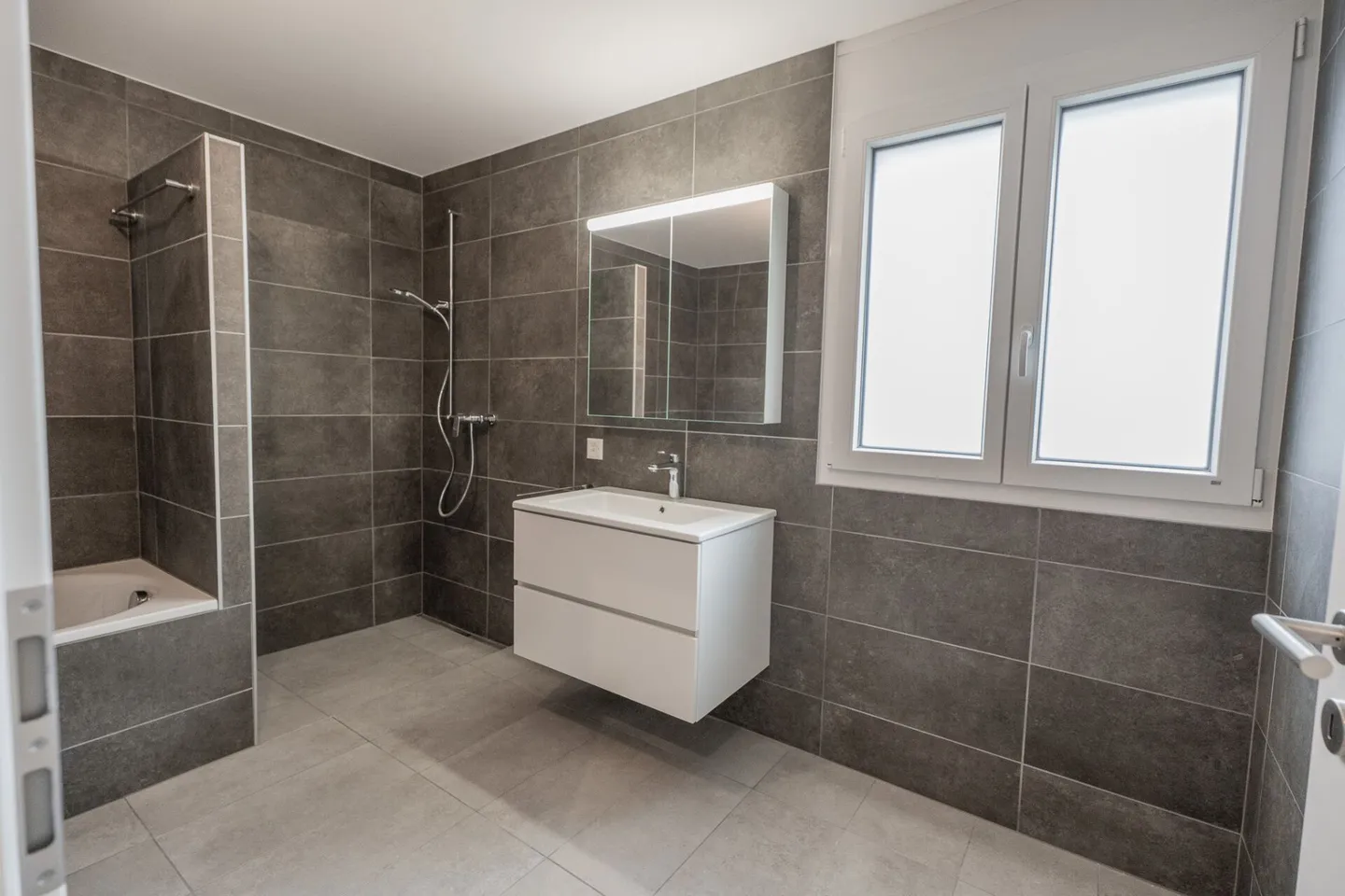 Ville moderne e spaziose in vendita a Moleno - Foto 13 di 15