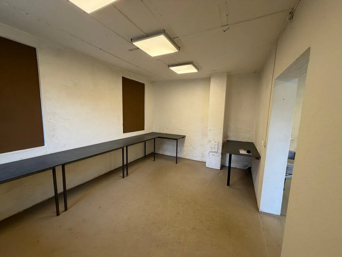 Charming Retail Space with Studio in the Center of Altdorf - Photo 4 of 7