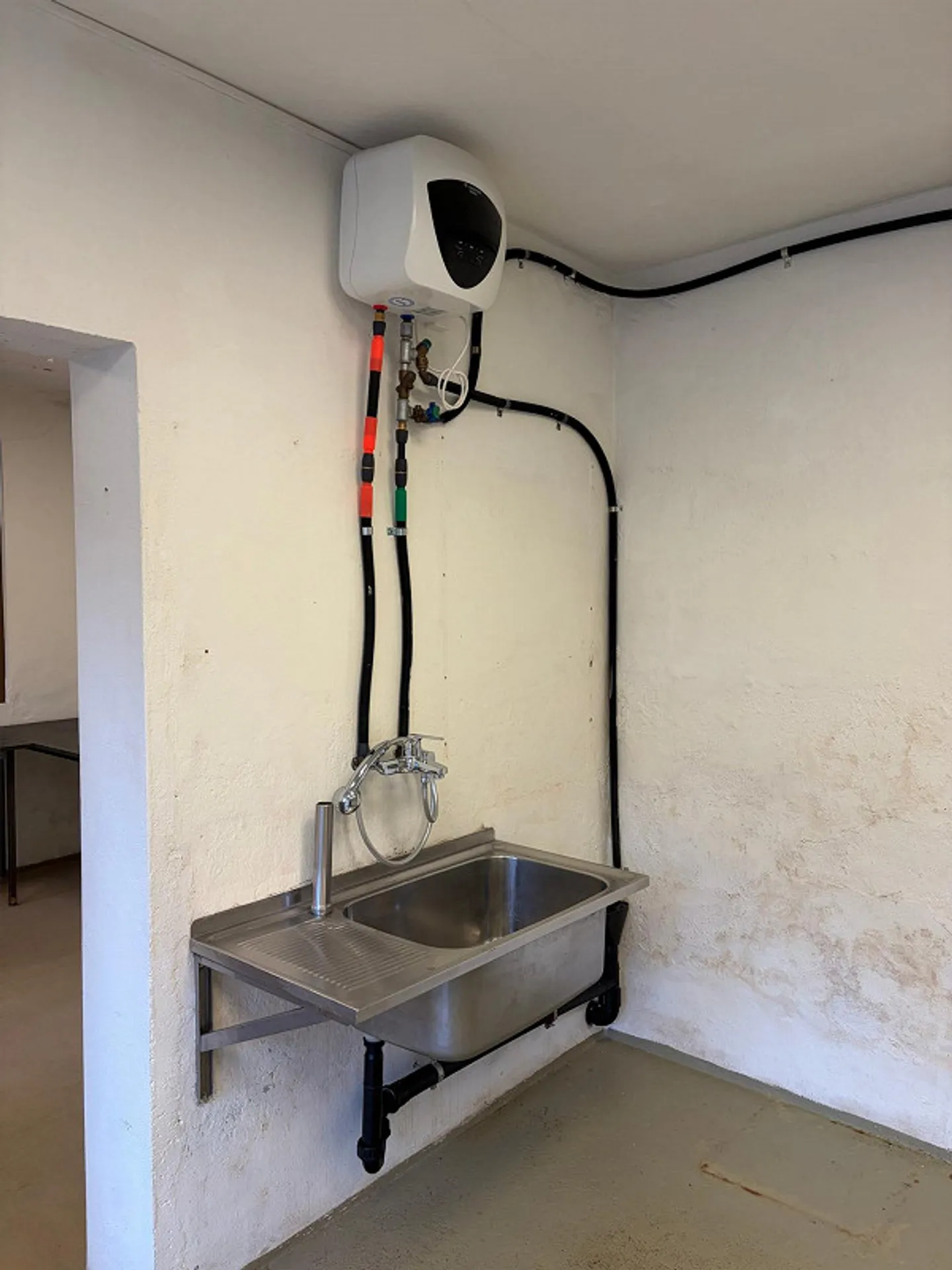 Charming Retail Space with Studio in the Center of Altdorf - Photo 6 of 7