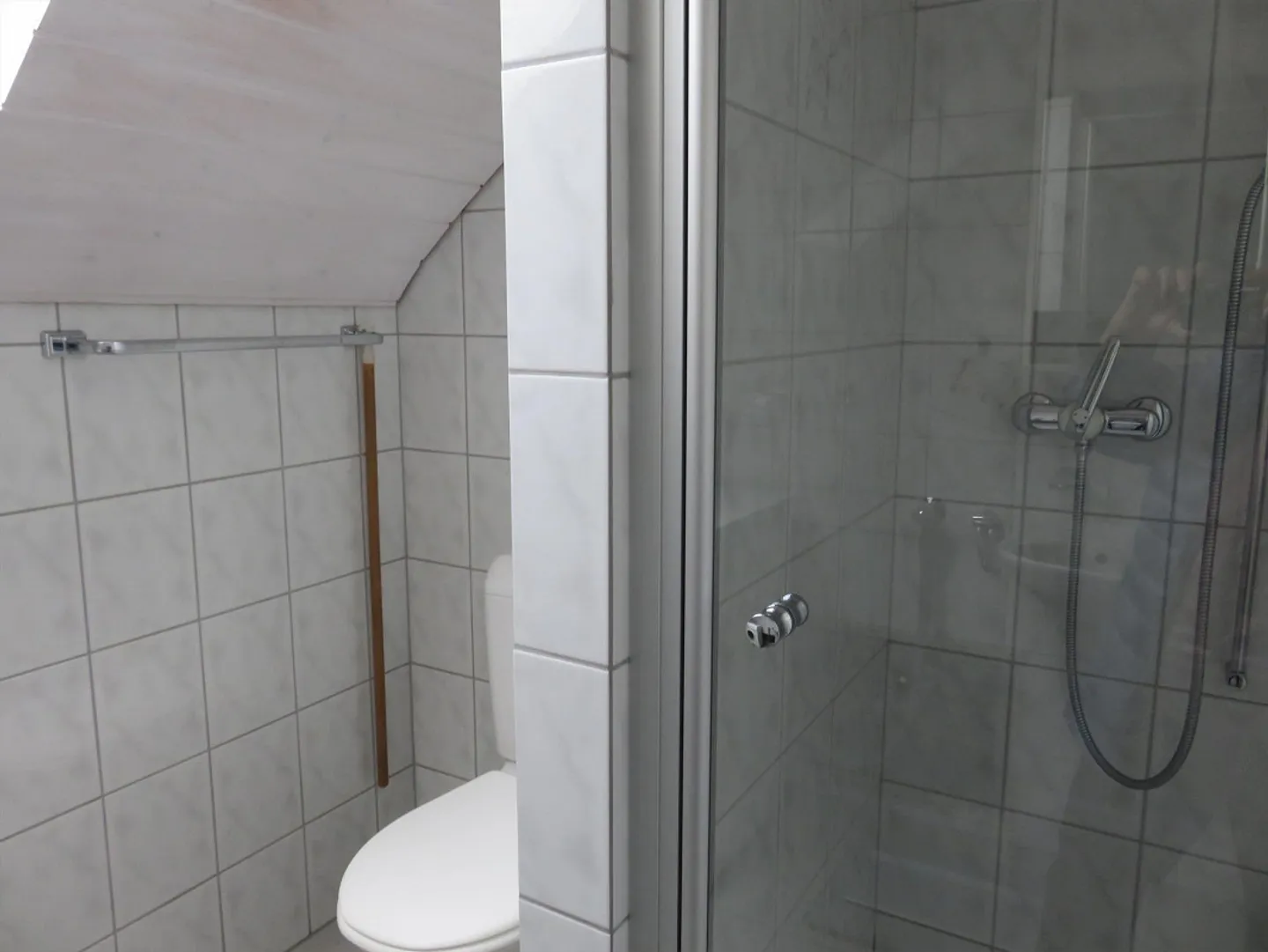 À louer appartement sous les combles de 2,5 pièces situé au centre - Photo 5 sur 6