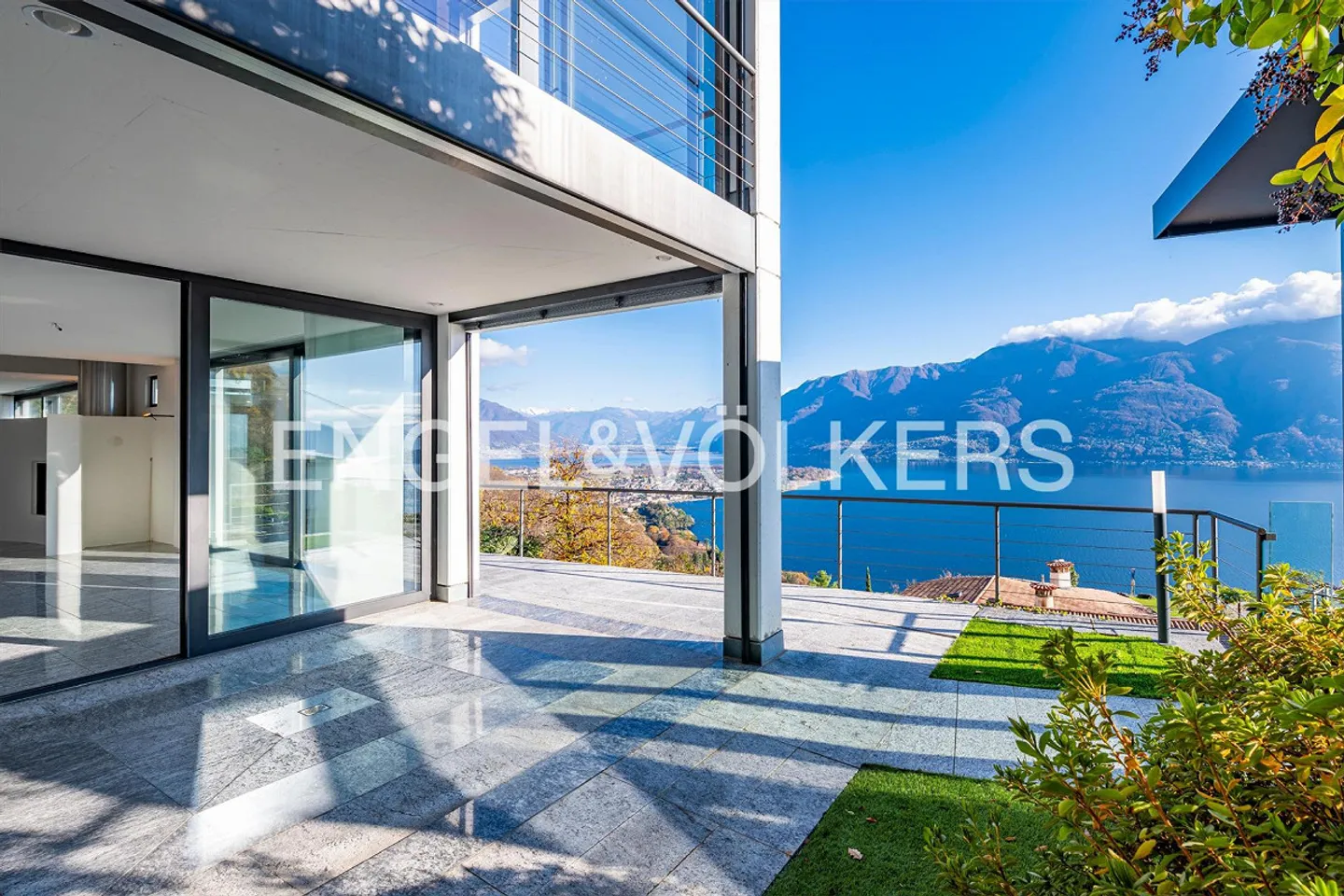 Exclusive dream villa with panoramic view and pool - Photo 7 of 16