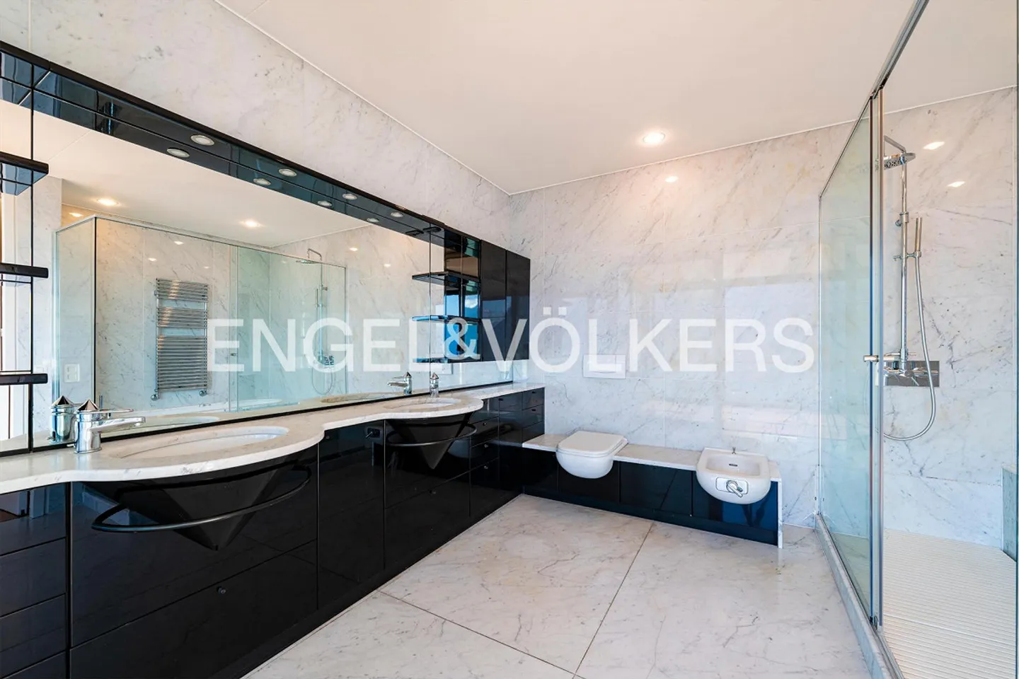 Exclusive dream villa with panoramic view and pool - Photo 12 of 16