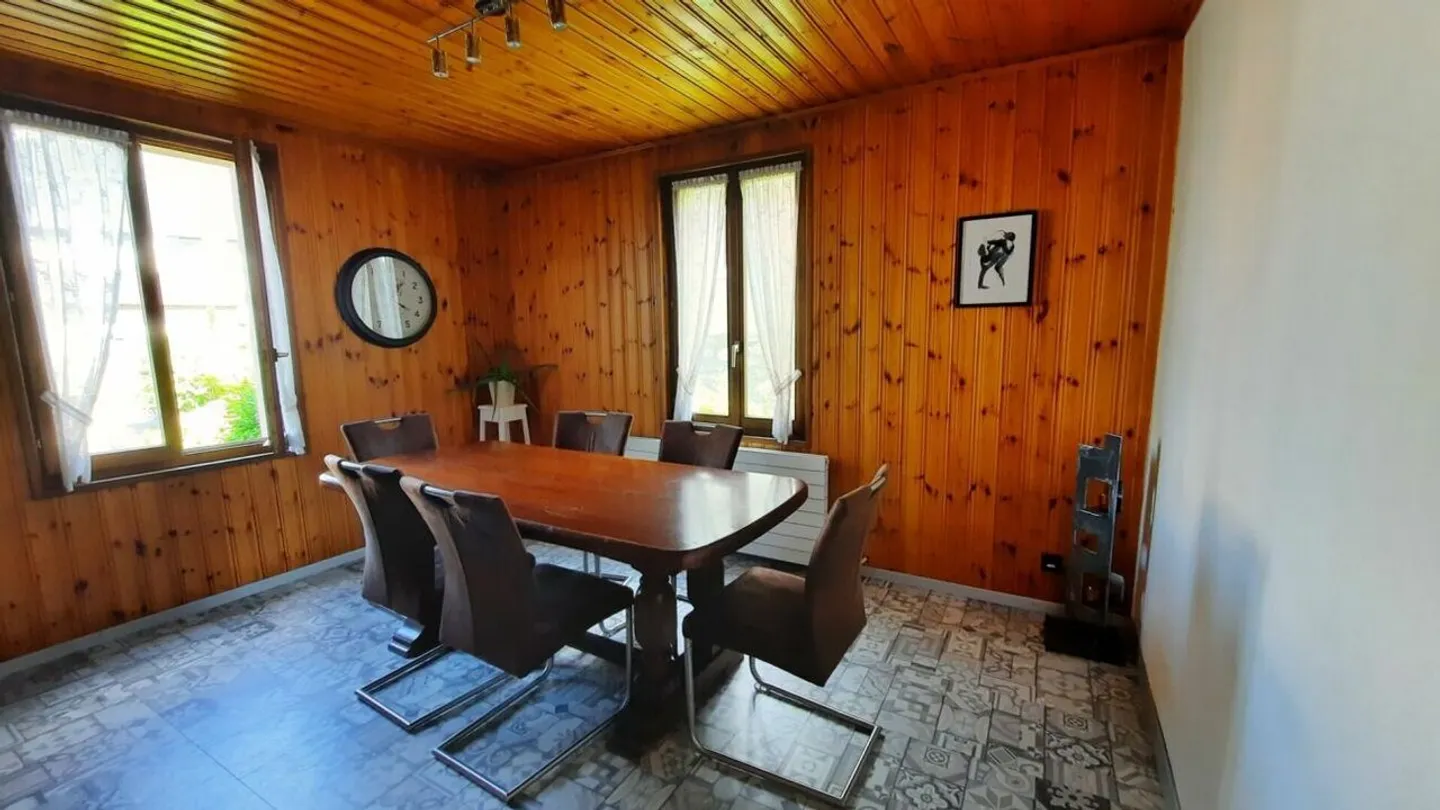 Helles 4.5-Zimmer-Haus mit grosser angrenzender Scheune - Foto 6 von 17