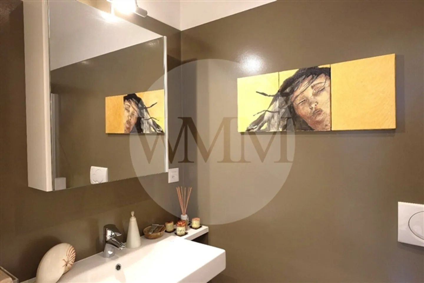 Charming Duplex Loft with Terrace - Photo 9 of 11