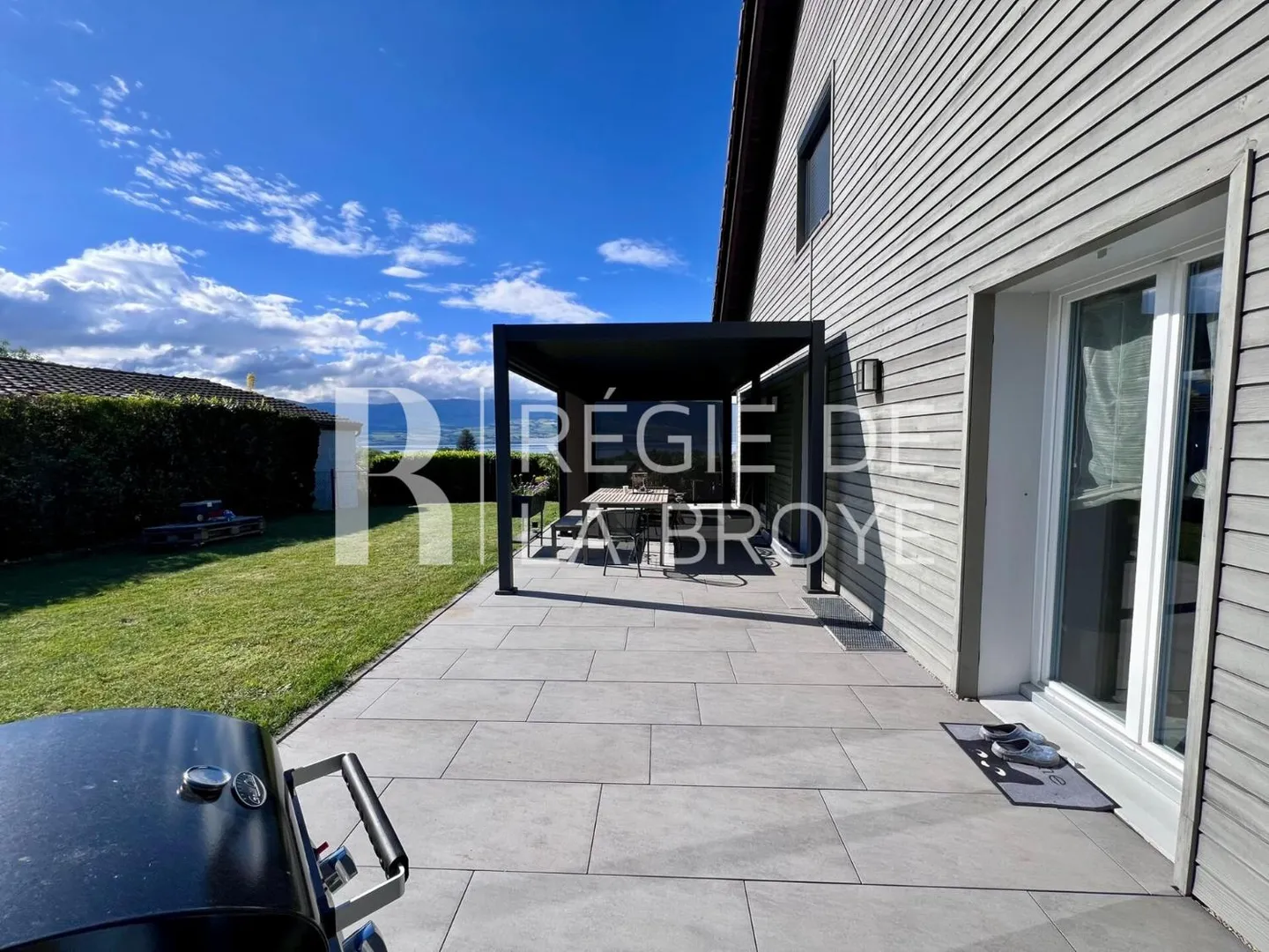 Bella villa indipendente di 4,5 stanze con studio indipendente a Font - Foto 3 di 13