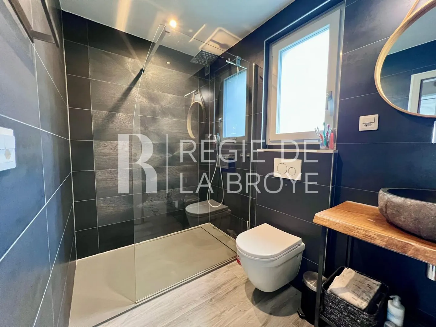 Bella villa indipendente di 4,5 stanze con studio indipendente a Font - Foto 9 di 13