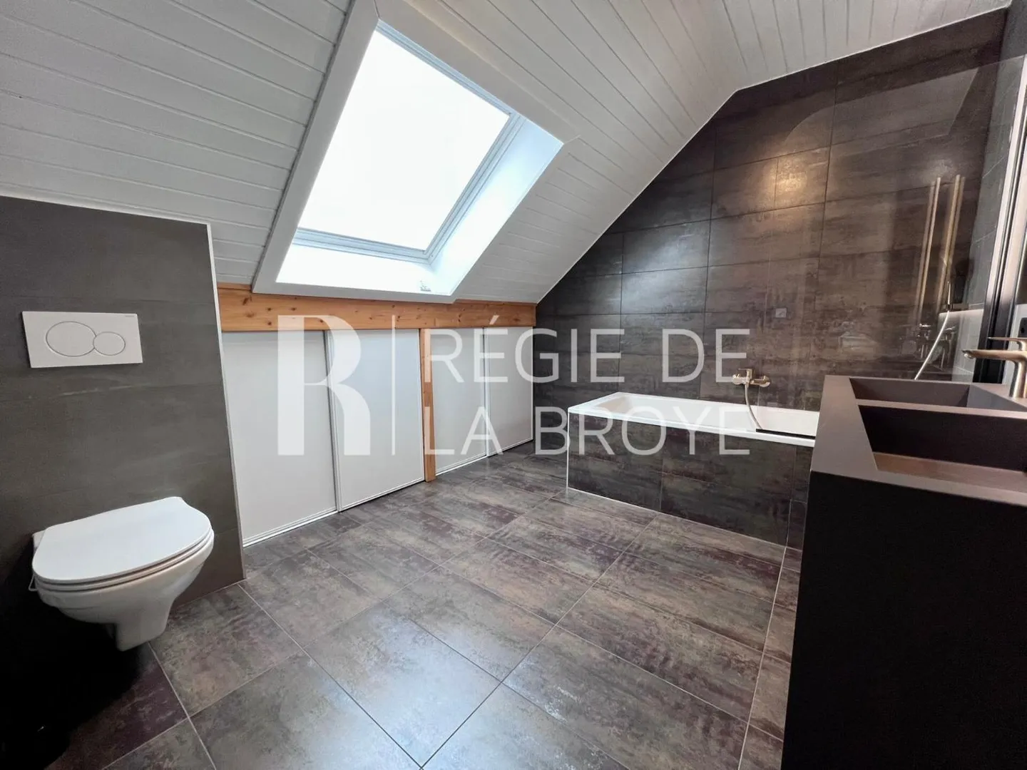 Bella villa indipendente di 4,5 stanze con studio indipendente a Font - Foto 12 di 13