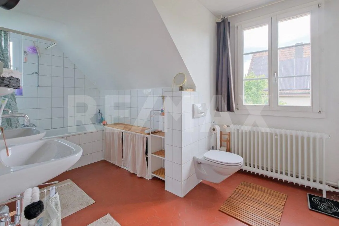 Casa unifamiliare indipendente di 5,5 stanze - tranquilla, soleggiata e centrale - Foto 7 di 11