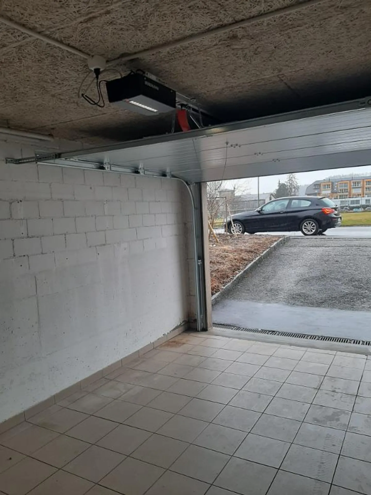 Garage individuelle spacieuse - Photo 3 sur 3