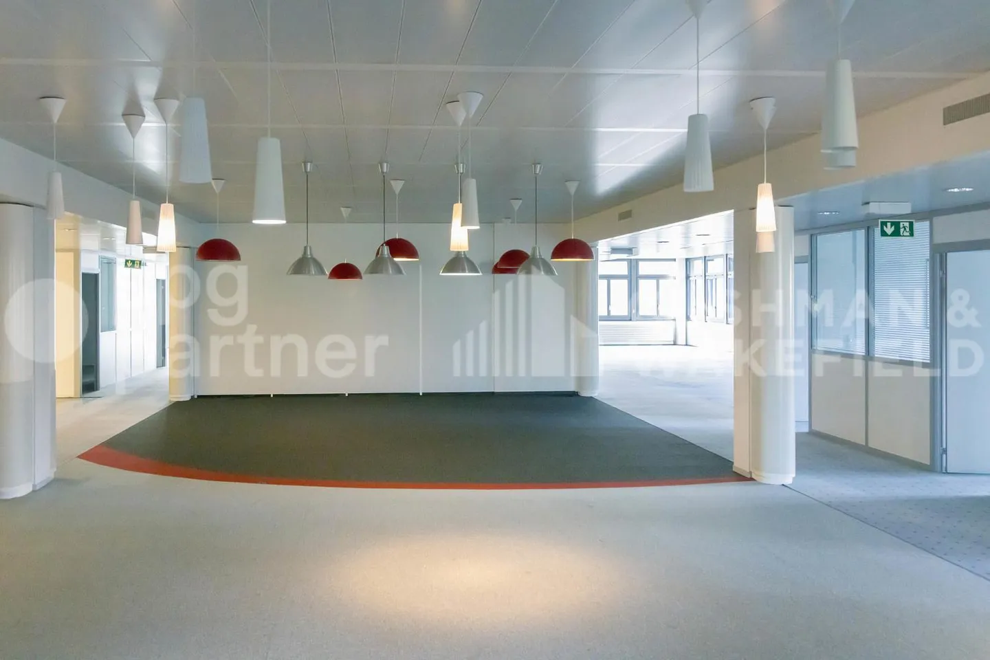 Edificio artigianale e amministrativo indipendente - 2.800 m² - Veyrot 11 - Foto 1 di 13