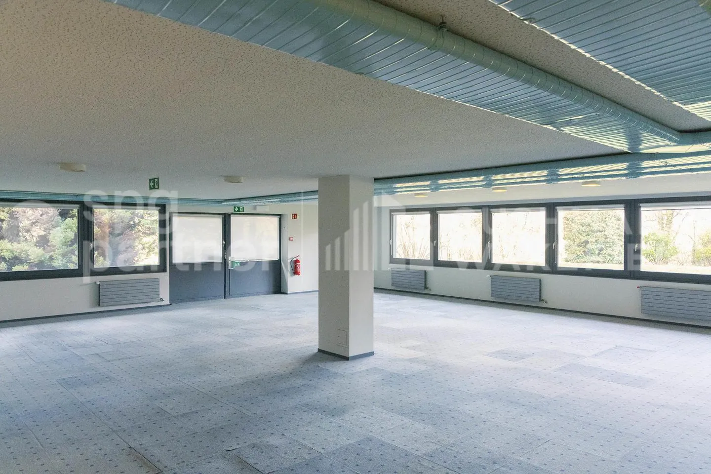 Edificio artigianale e amministrativo indipendente - 2.800 m² - Veyrot 11 - Foto 4 di 13