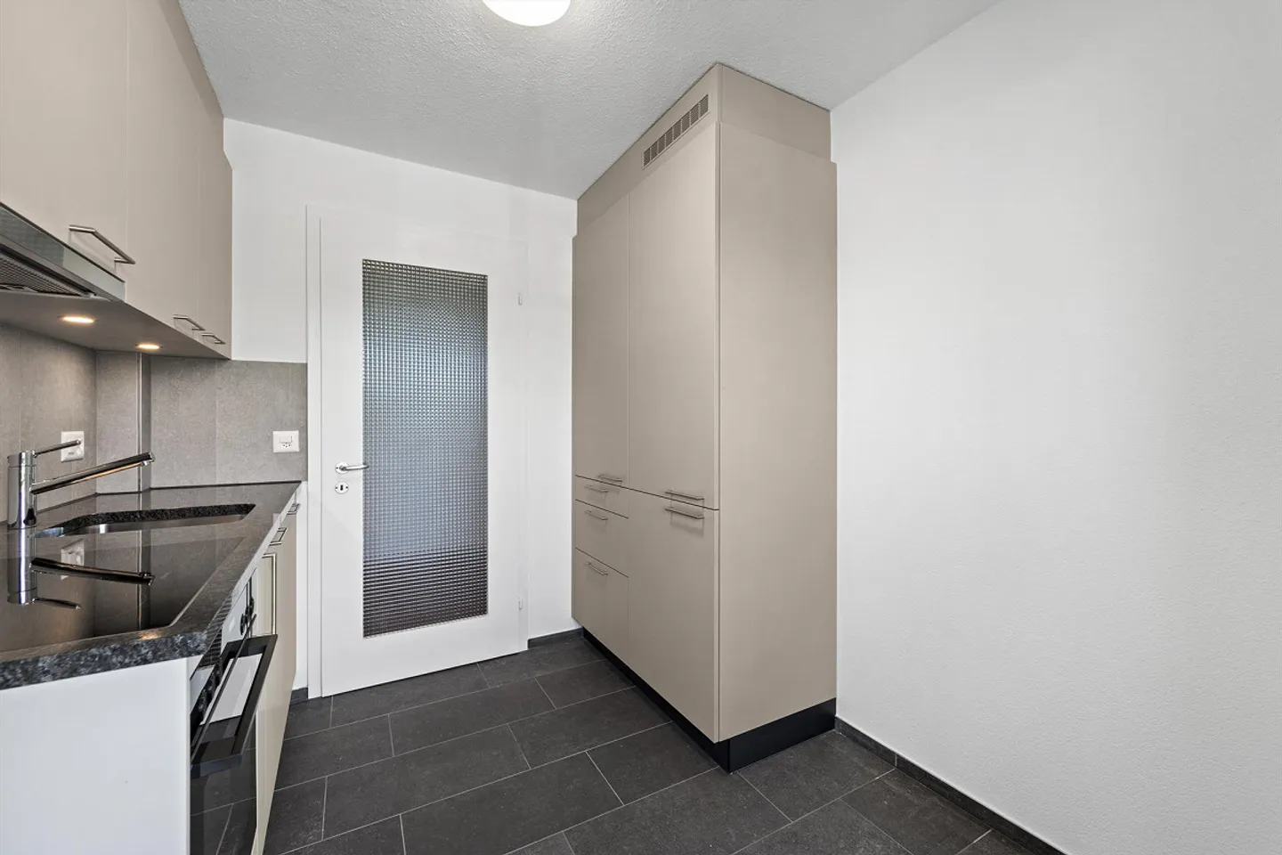 Appartamento al piano terra di 2 camere da letto in affitto a Wöschnau - Foto 6 di 11