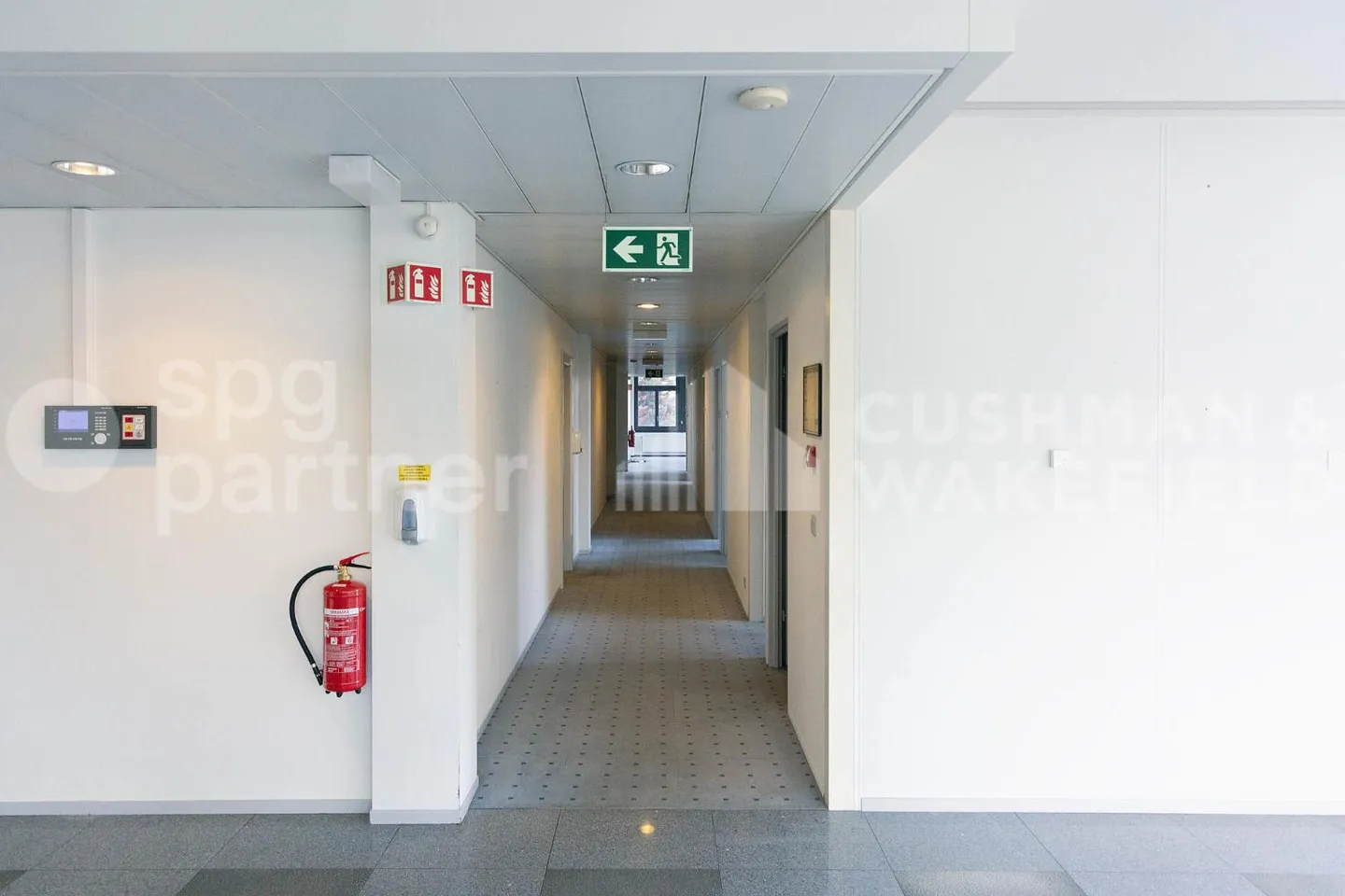 Edificio artigianale e amministrativo indipendente - 2.800 m² - Veyrot 11 - Foto 10 di 13