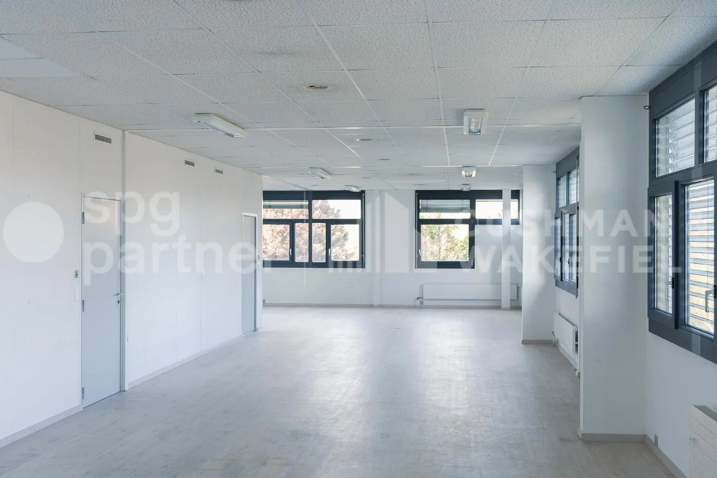 Edificio artigianale e amministrativo indipendente - 2.800 m² - Veyrot 11 - Foto 12 di 13