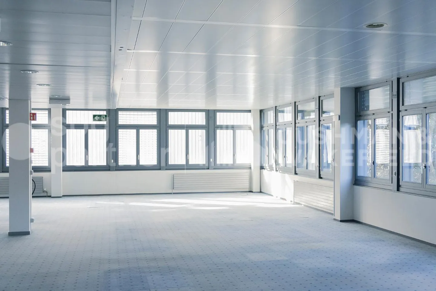 Edificio artigianale e amministrativo indipendente - 2.800 m² - Veyrot 11 - Foto 13 di 13