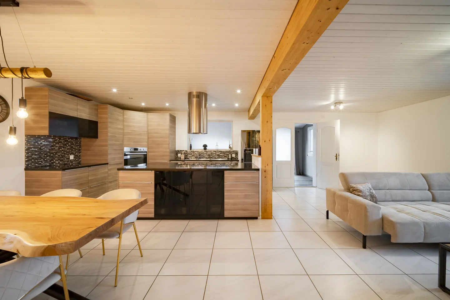 Spacious Apartment with Terrace - Photo 1 of 7