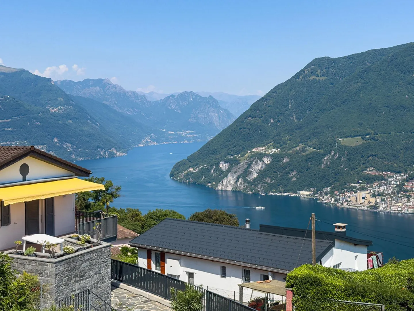 Villa with garden and open view of Lake Lugano in Carona - Photo 1 of 17