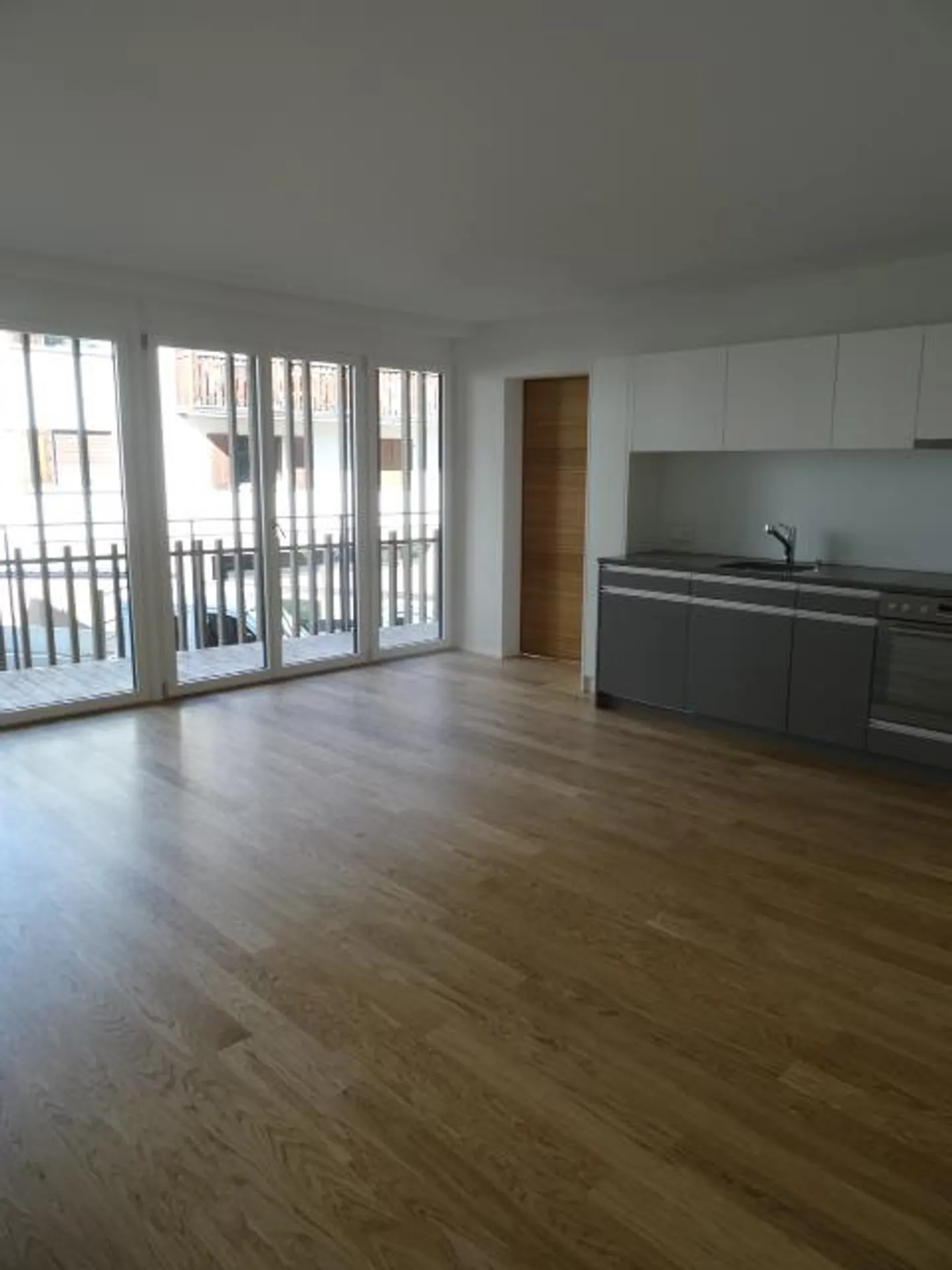 Appartamento 2 1/2 camere con balcone - Foto 3 di 8