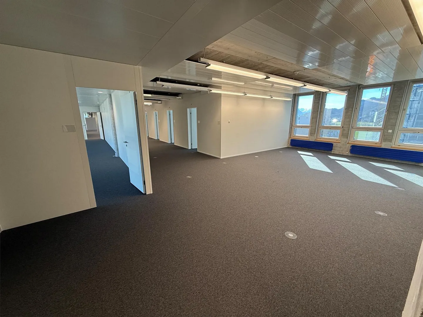 Spazio ufficio attraente (868 m2) - Foto 3 di 14