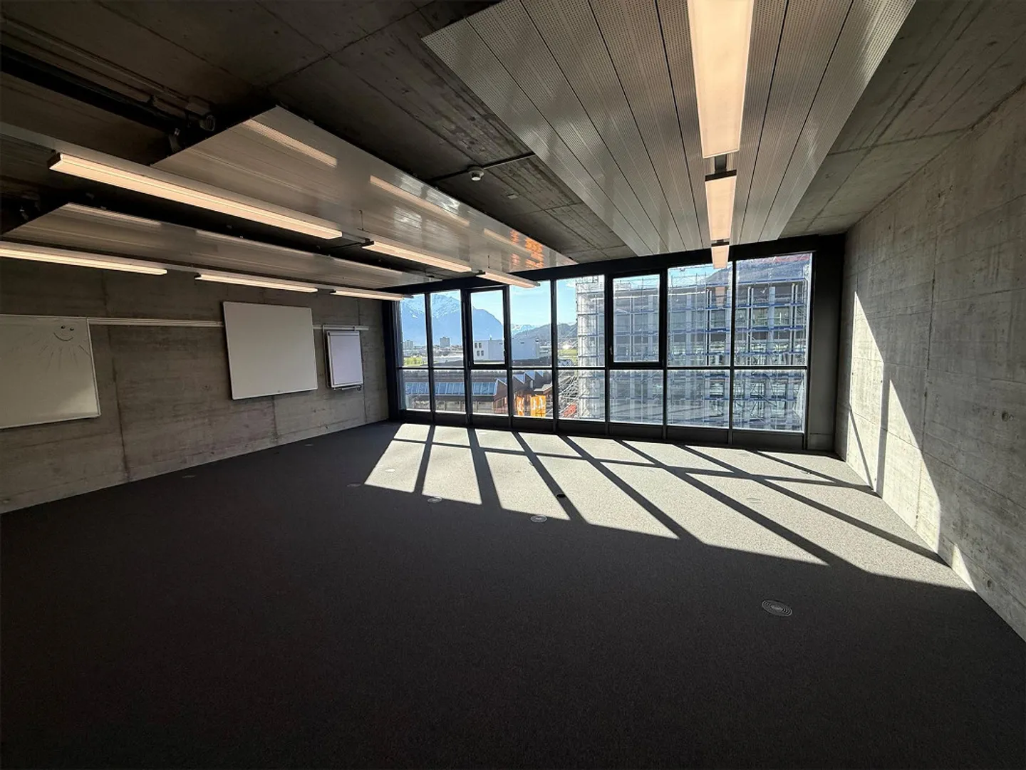 Spazio ufficio attraente (868 m2) - Foto 9 di 14