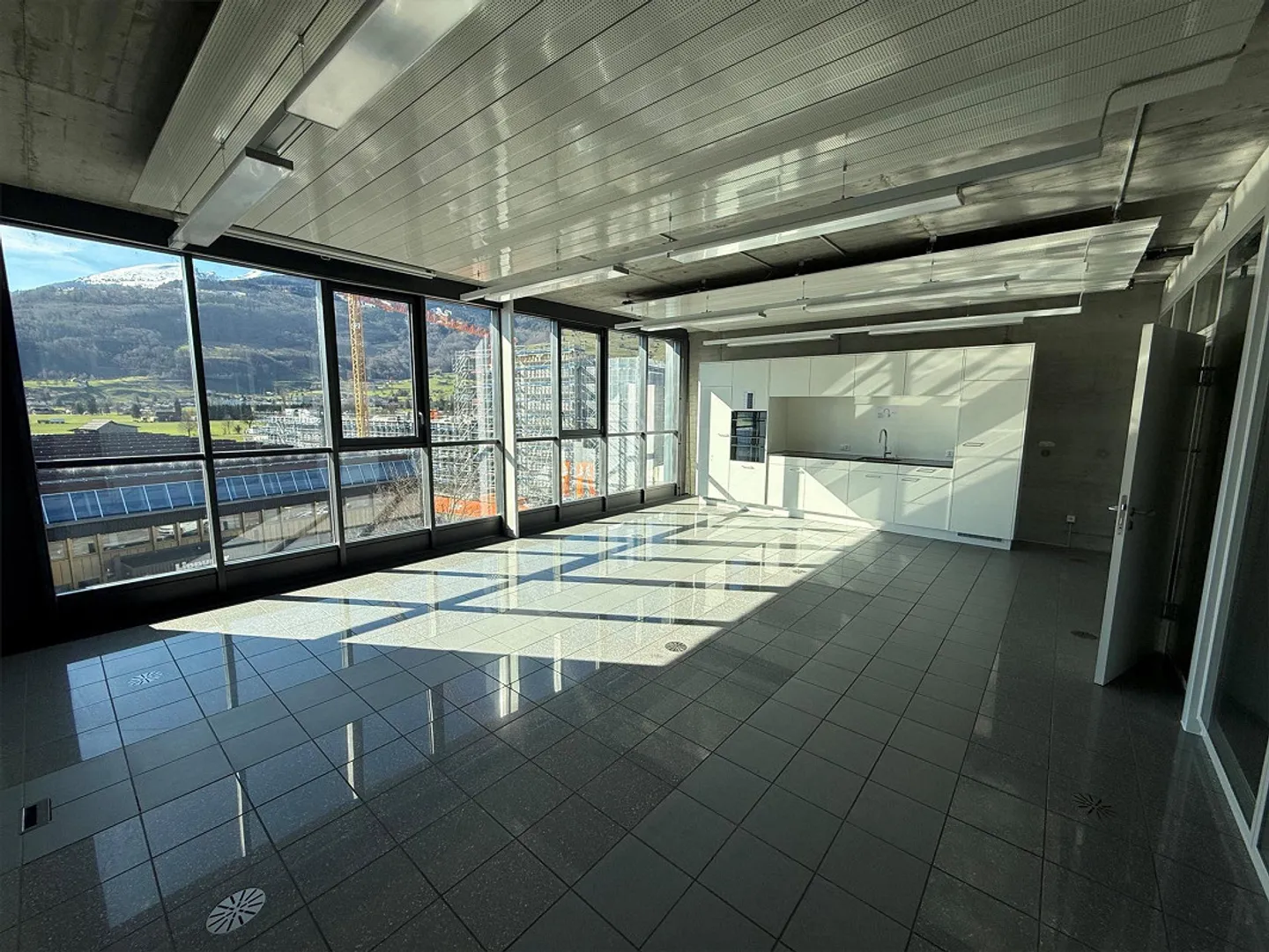 Spazio ufficio attraente (868 m2) - Foto 10 di 14