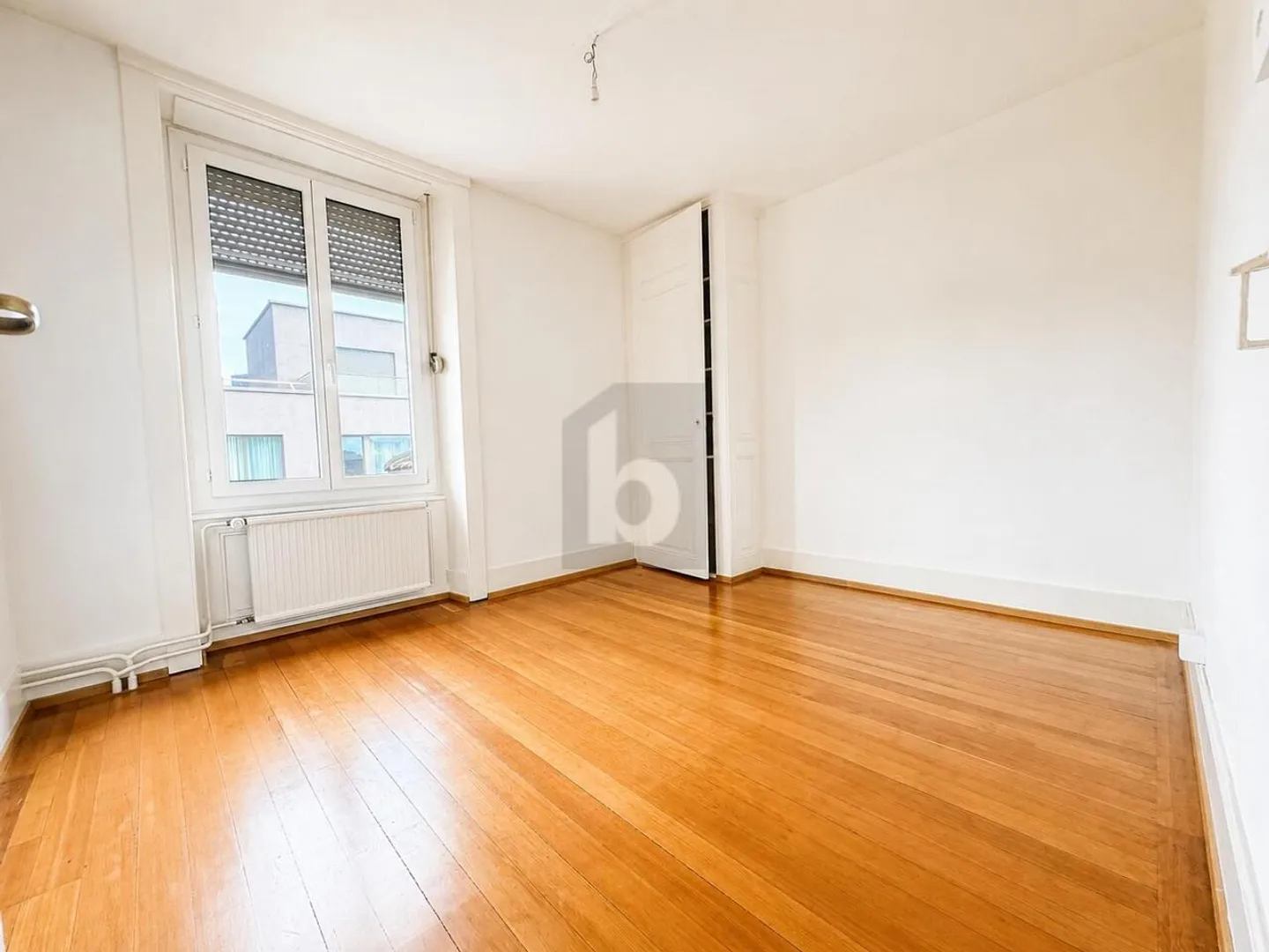 OBERSTE ETAGE ZWISCHEN STADT UND SEE - Foto 2 von 5