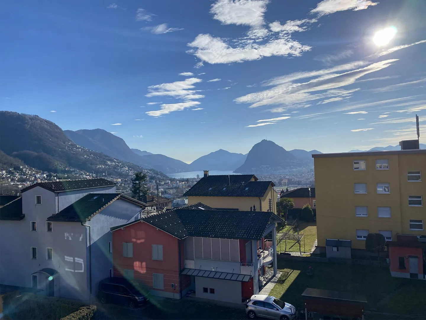 APPARTEMENT ATTIQUE 4.5 PIÈCES AVEC VUE SUR LE LAC DANS UN IMMEUBLE EN COURS ... - Photo 1 sur 2