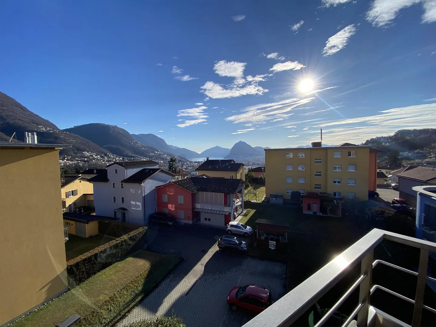 APPARTEMENT ATTIQUE 4.5 PIÈCES AVEC VUE SUR LE LAC DANS UN IMMEUBLE EN COURS ... - Photo 2 sur 2