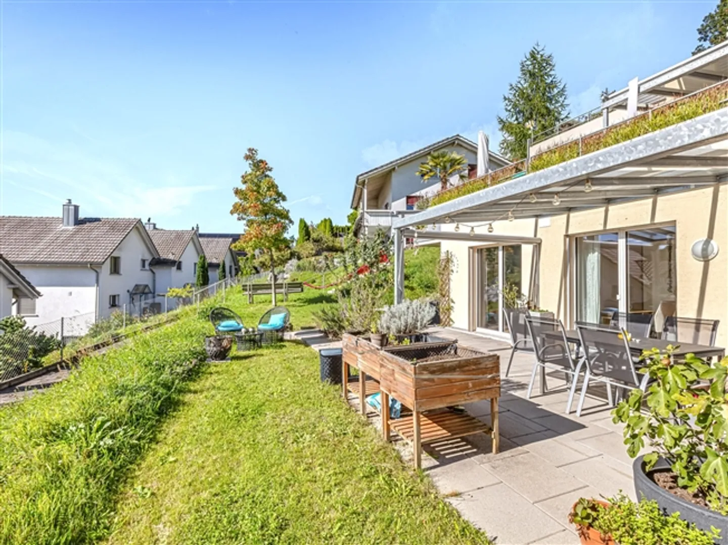 Appartement de jardin lumineux avec vue - Photo 1 sur 11