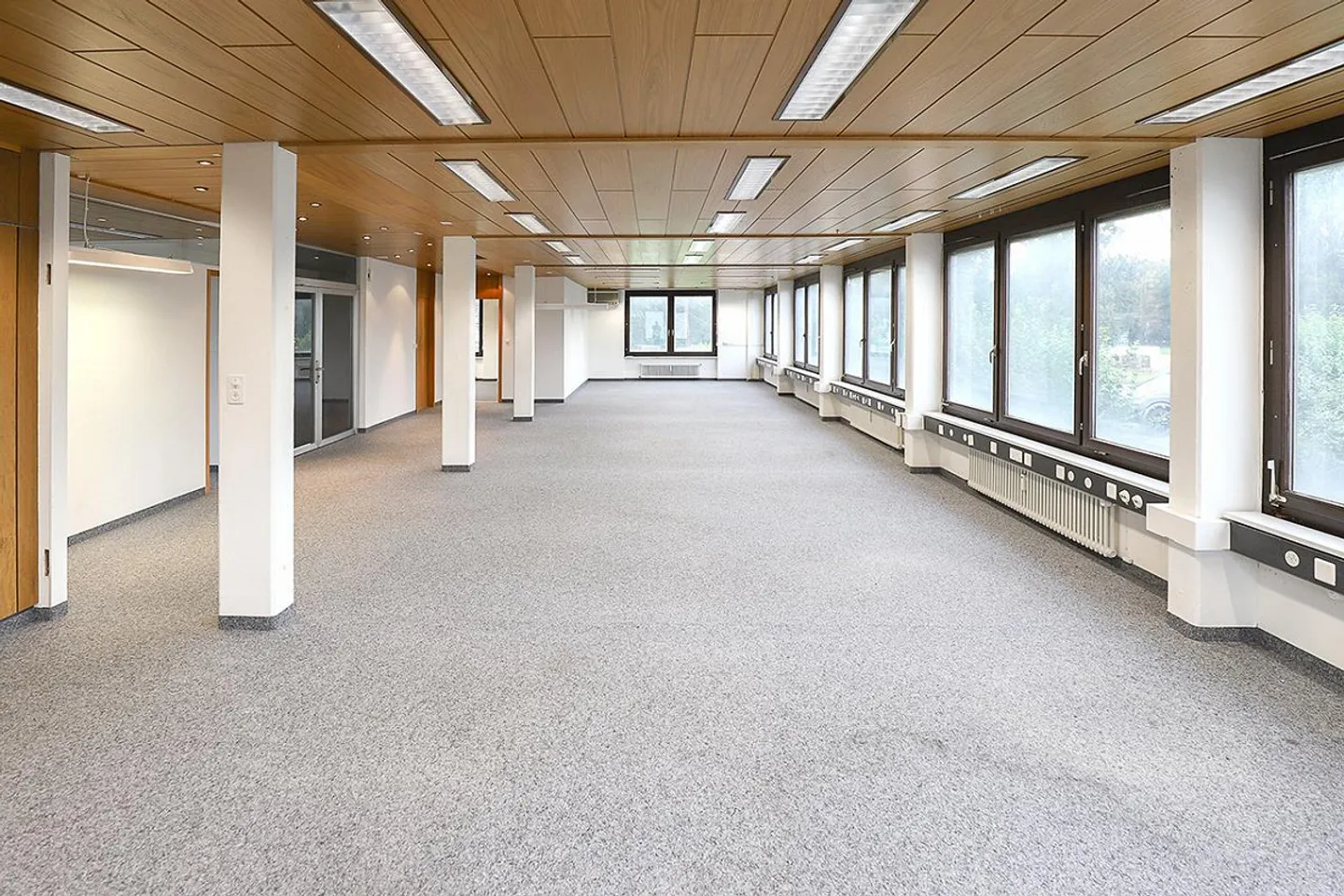 186m² Ufficio / Atelier vicino al parco Bata Möhlin - Foto 2 di 5