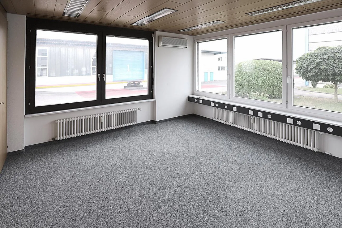 186m² Ufficio / Atelier vicino al parco Bata Möhlin - Foto 3 di 5