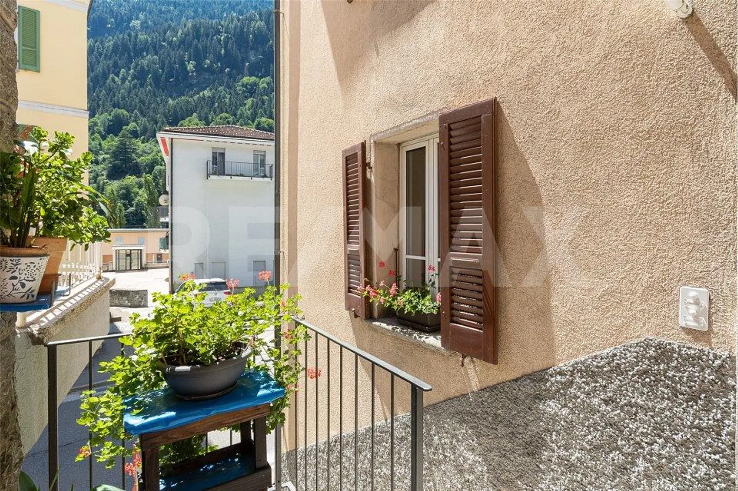 Maison spacieuse avec jardin - Photo 5 sur 13
