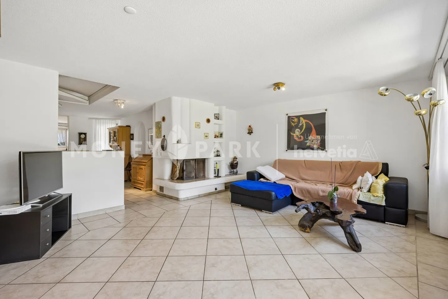 5.5-Room Terraced House with Garden, Privacy, and Scenic Views - Photo 4 of 18