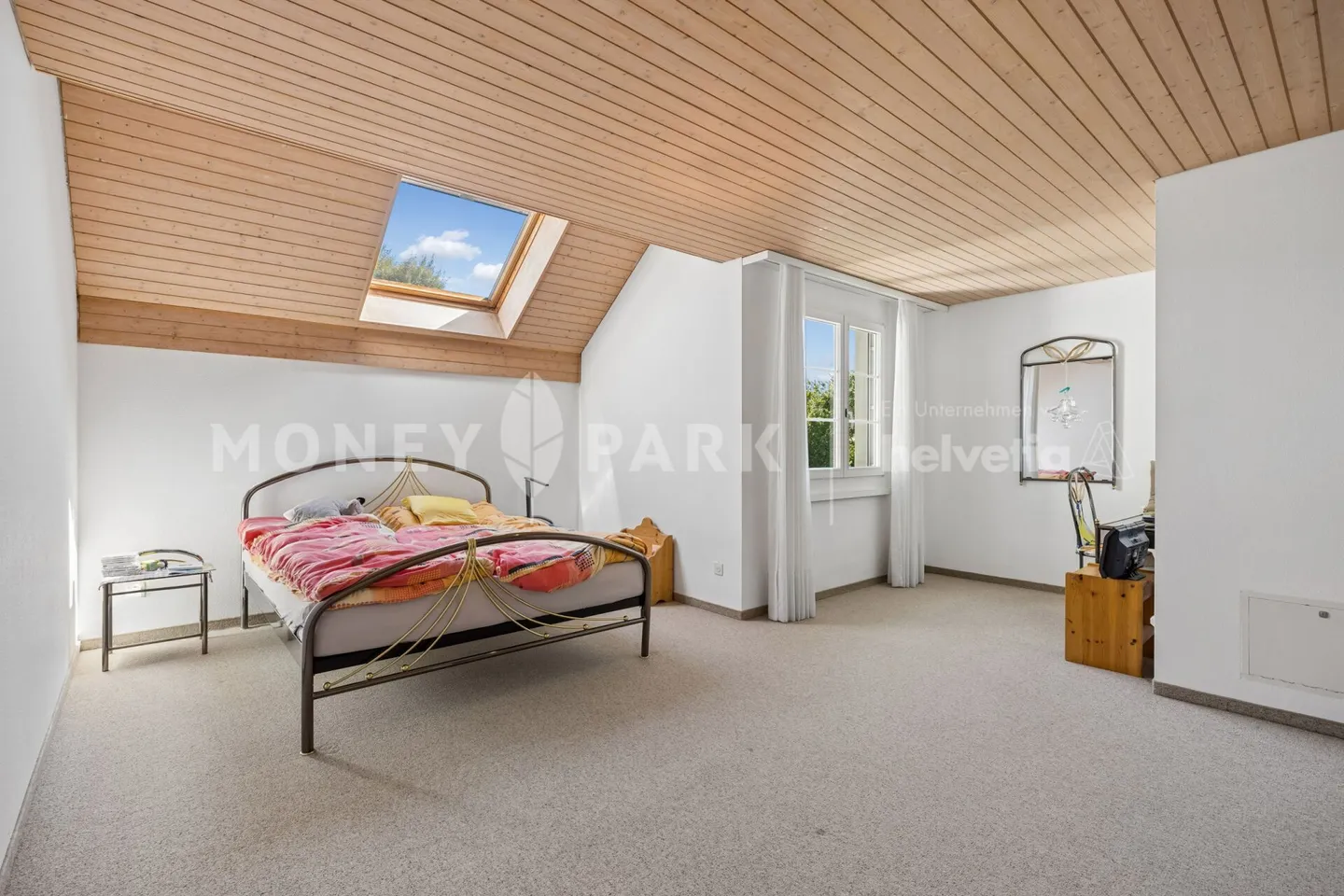 5.5-Room Terraced House with Garden, Privacy, and Scenic Views - Photo 8 of 18