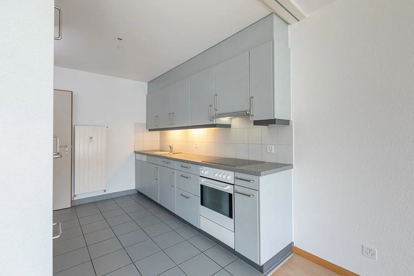 Appartamento familiare vicino alla scuola e con vista sul verde! - Foto 2 di 8