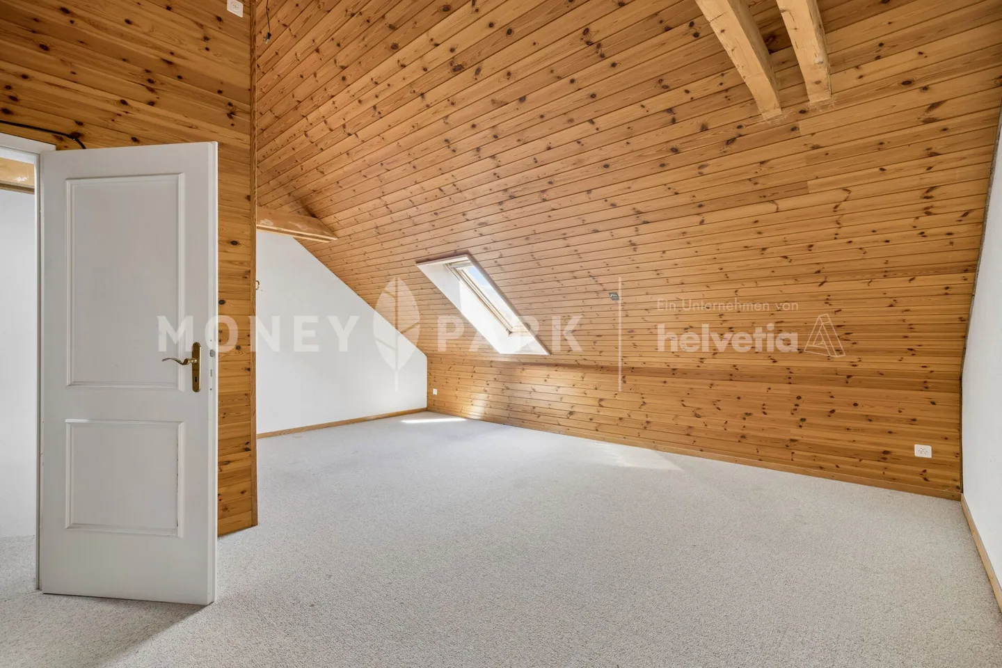 5.5-Room Terraced House with Garden, Privacy, and Scenic Views - Photo 11 of 18