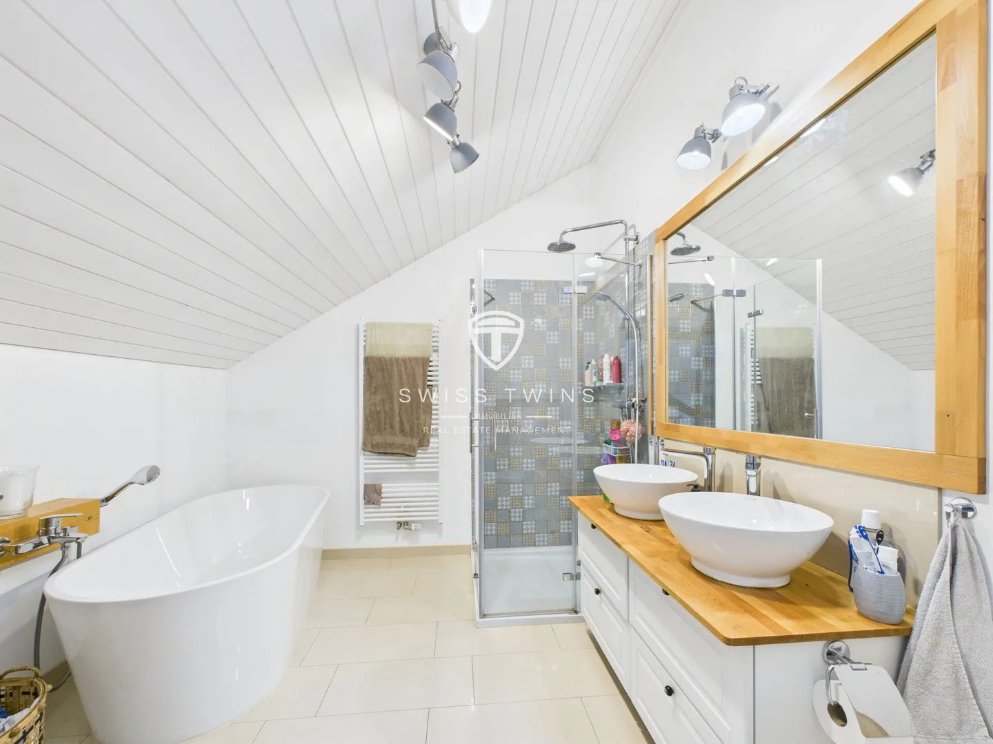 Stilvolle 6.5-Zimmer-Wohnung in Volken - Foto 3 von 21