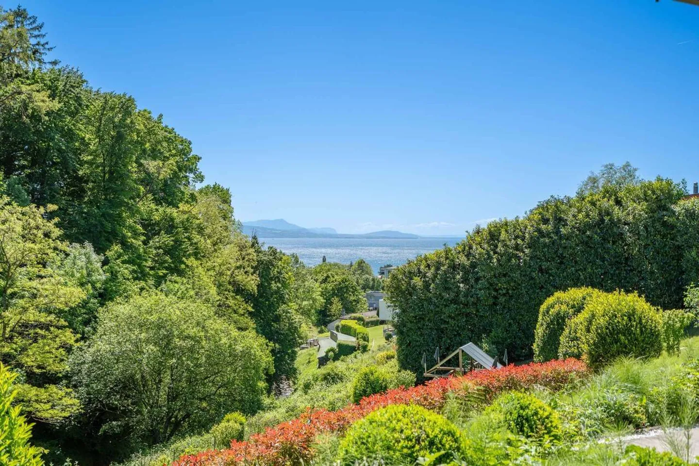 Villa eccezionale nel cuore della natura con vista mozzafiato - Foto 3 di 13