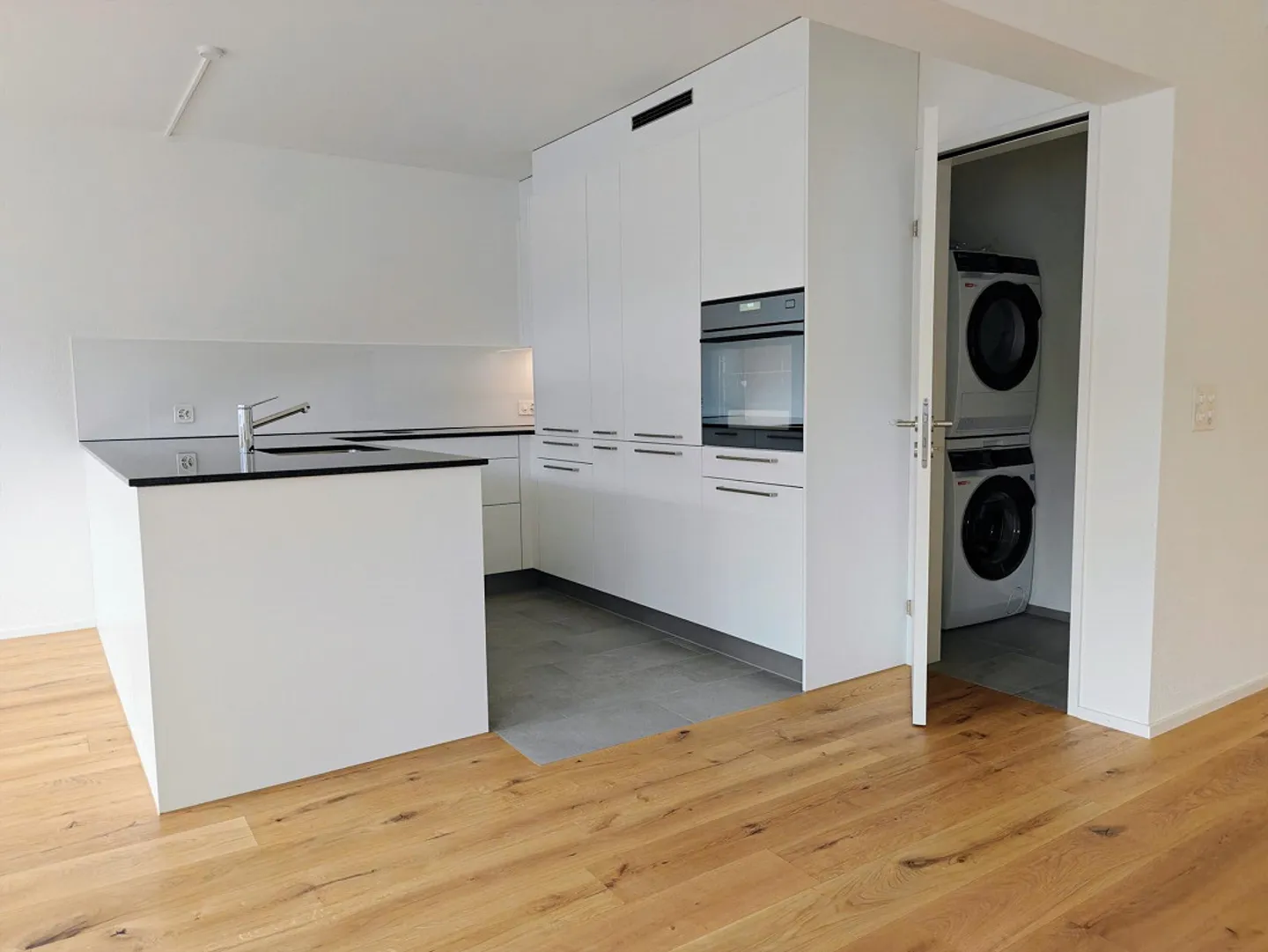 Vie urbaine à Egg - Première occupation directement à la gare - Photo 1 sur 13