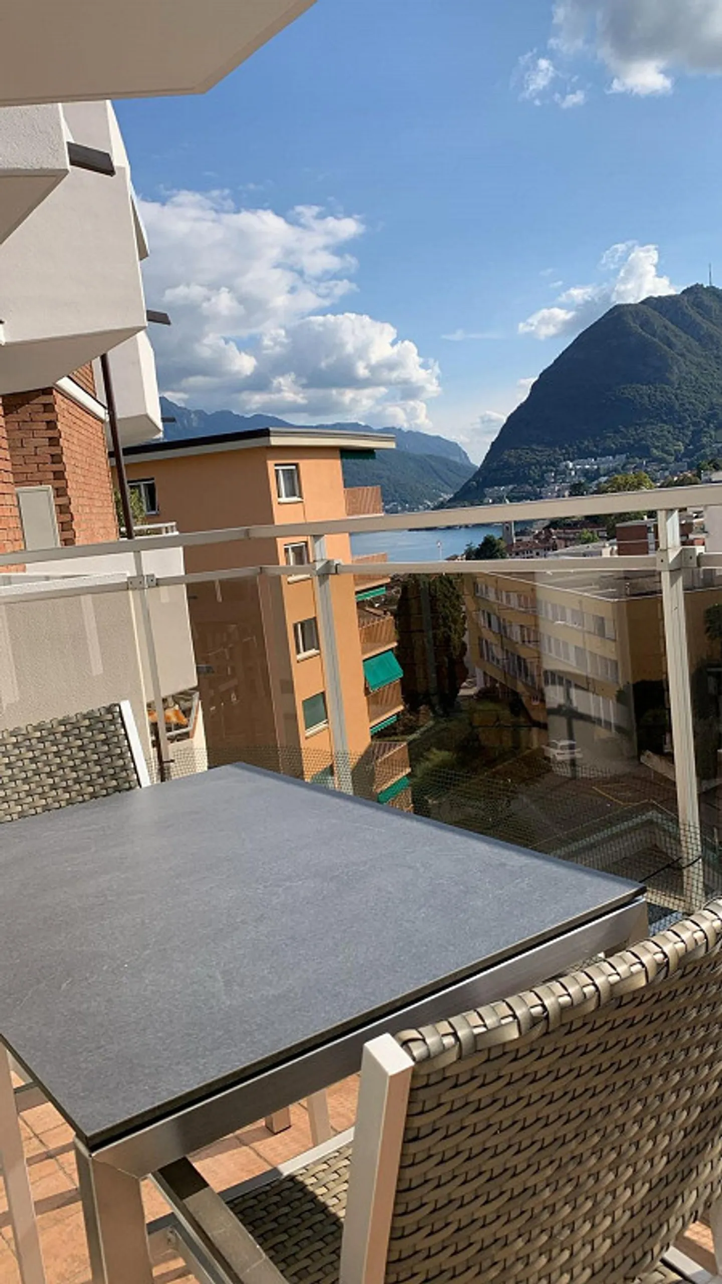 Lugano_ Appartamento arredato - 2.5 locali con balcone - P36 - Foto 3 di 5