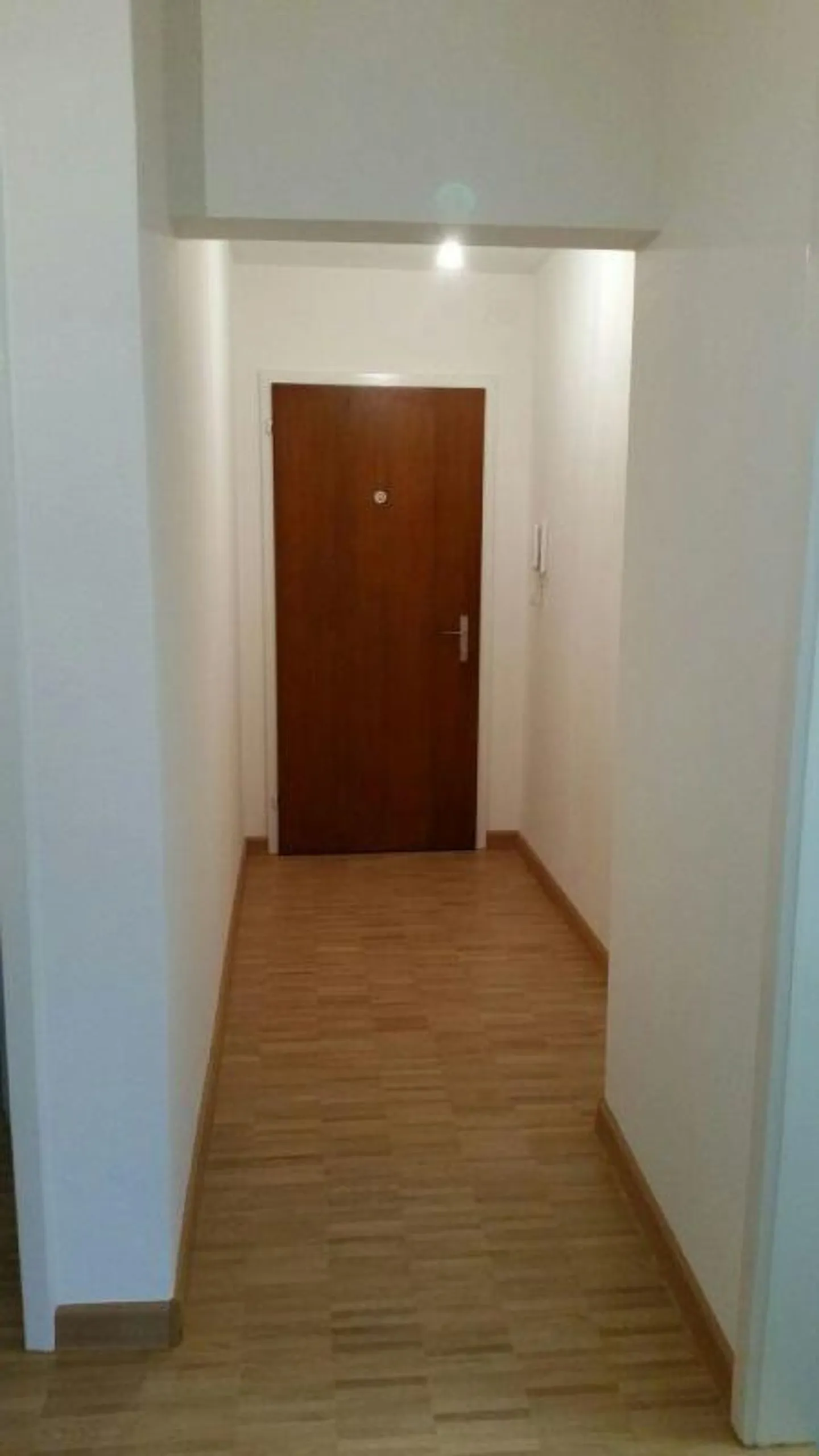 Modern apartment in a quiet location with garden seating area - Photo 7 of 10