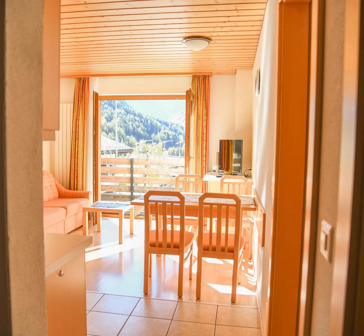 Second Home on the Upper Floor - Top Location in the Silvretta Arena Samnaun - Photo 9 of 9