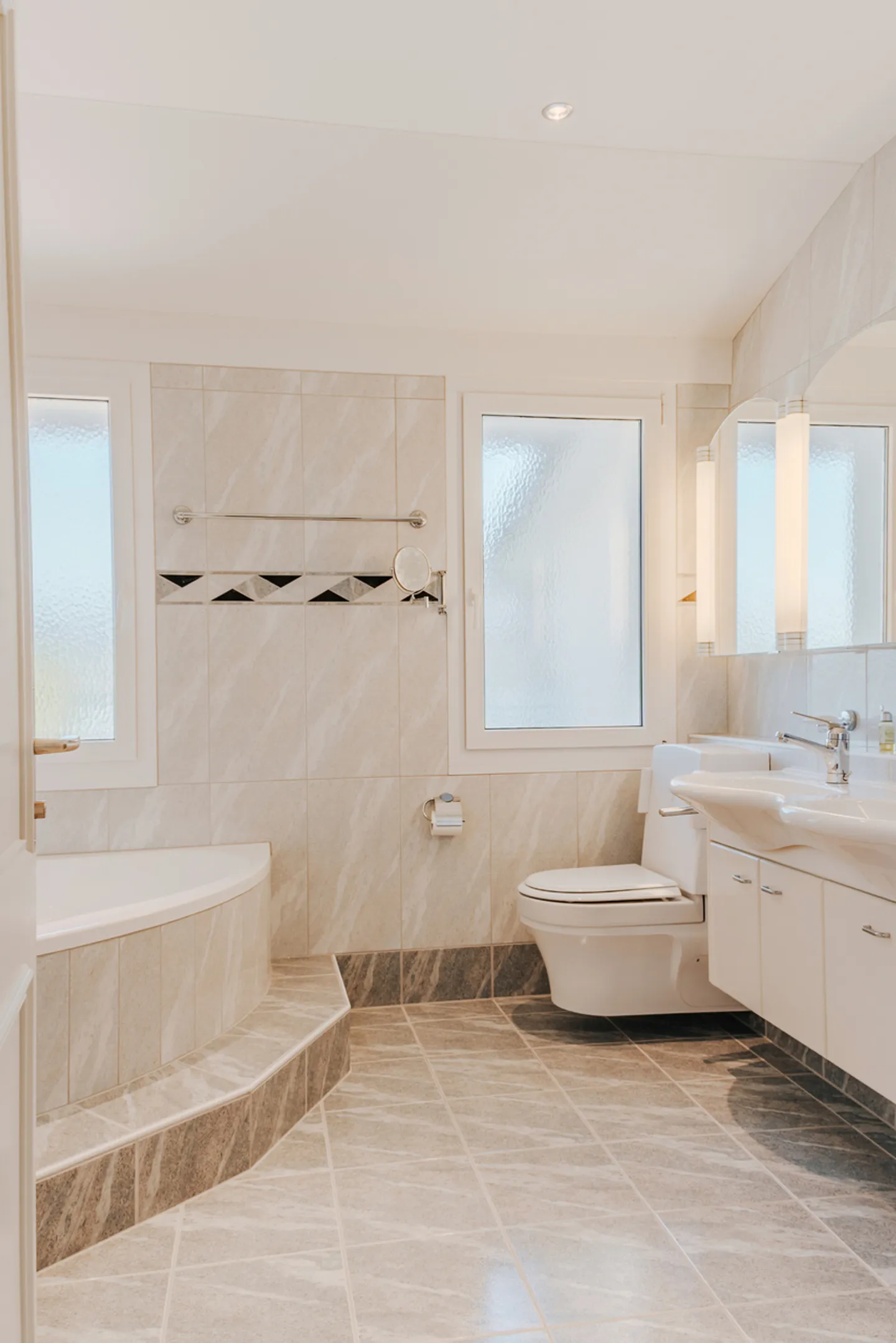 Attika mit Sonnenterrasse und Weitblick  Altstadt und Säntis - Foto 7 von 11