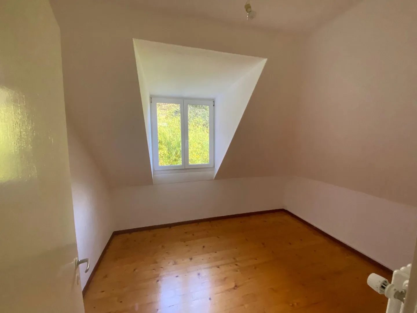 Appartement Charmant avec Vue sur le Lac - Photo 8 sur 11