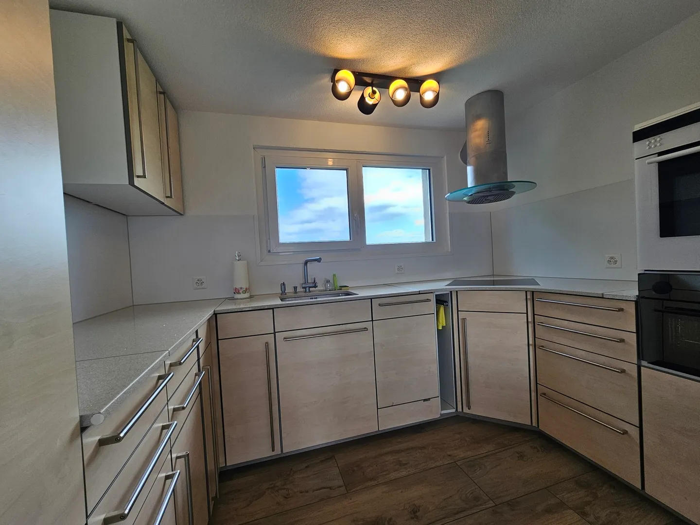 Appartement spacieux avec balcon - Photo 3 sur 9