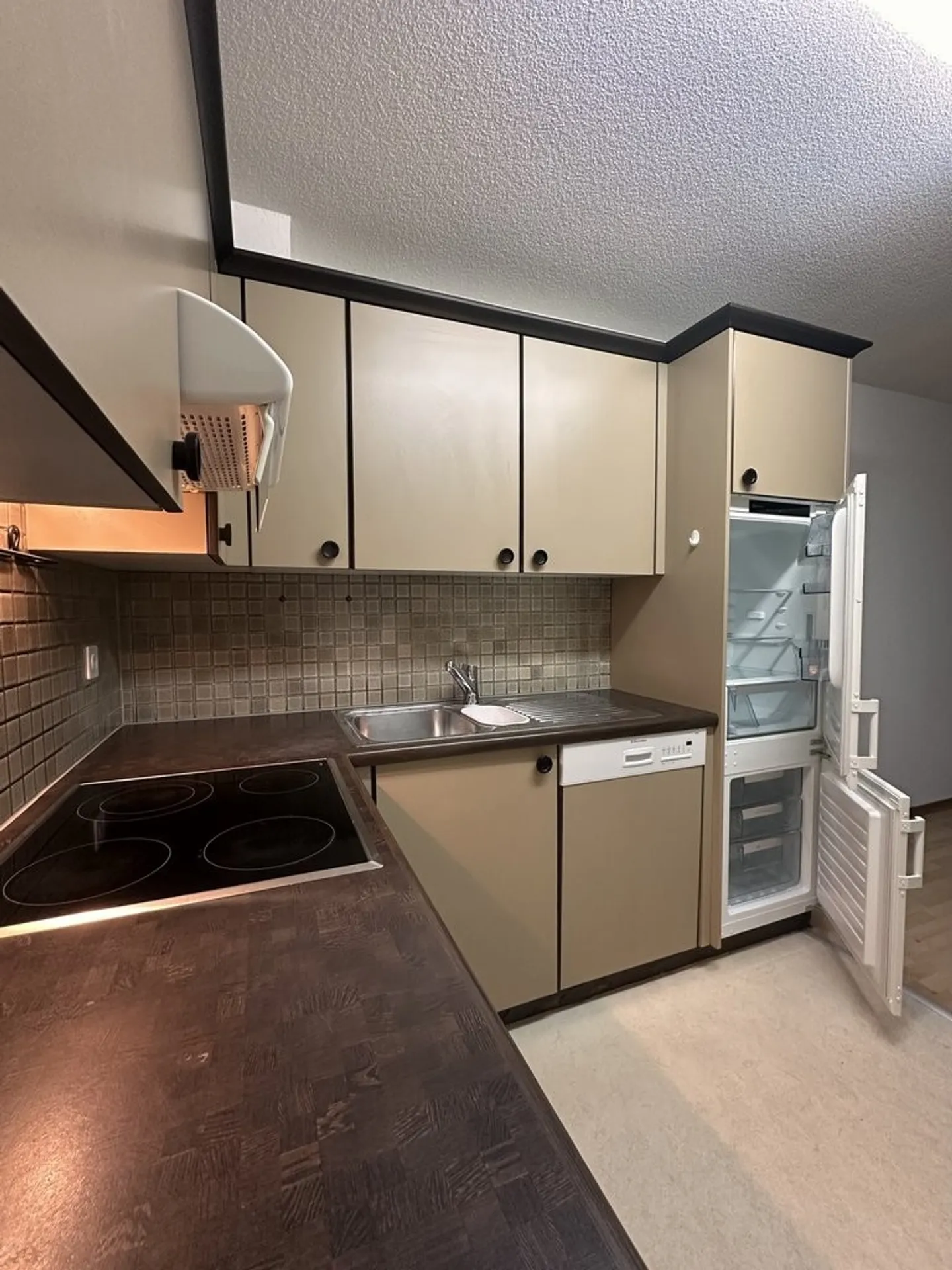 Appartement lumineux de 4,5 pièces avec balcon et agencement idéal - Photo 7 sur 7