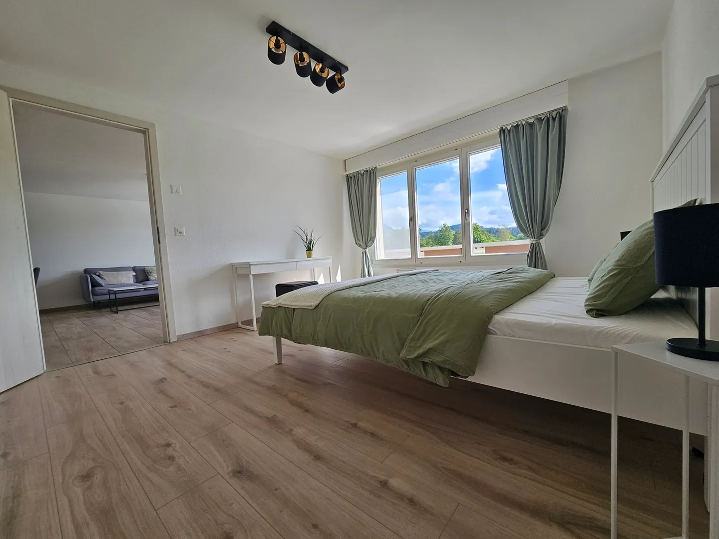 Appartement spacieux avec balcon - Photo 4 sur 9