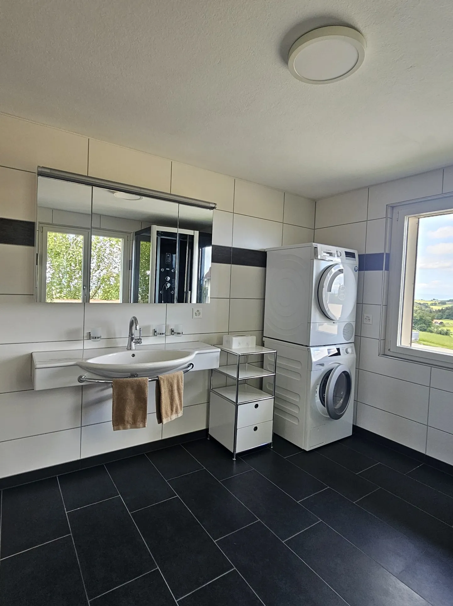 Appartement spacieux avec balcon - Photo 8 sur 9